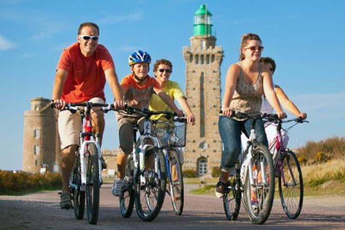 L'hôtel le Trécelin est adapté aux cyclistes avec son abri à vélo et propose également des locations pour les visiteurs